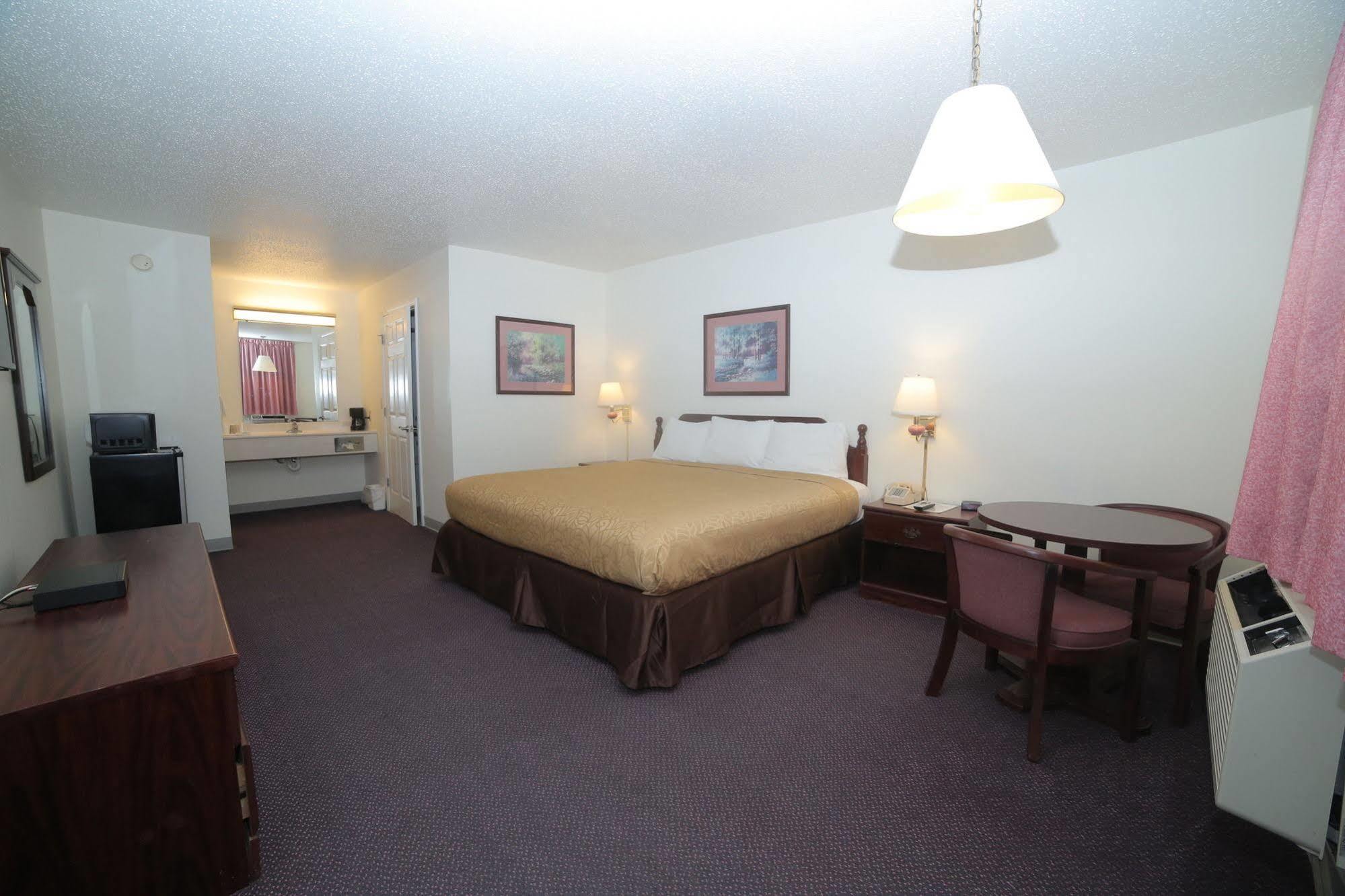 Madison Inn Lodge Fredericktown 外观 照片