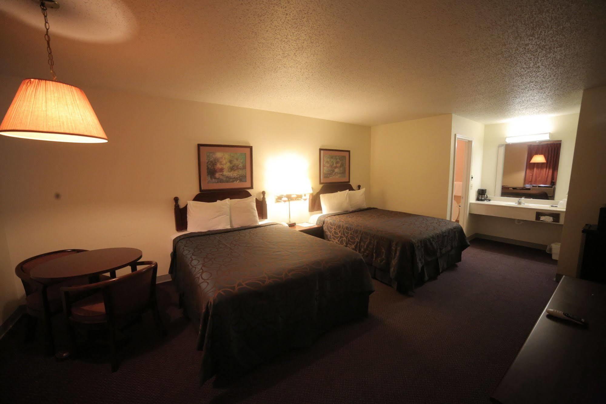 Madison Inn Lodge Fredericktown 外观 照片